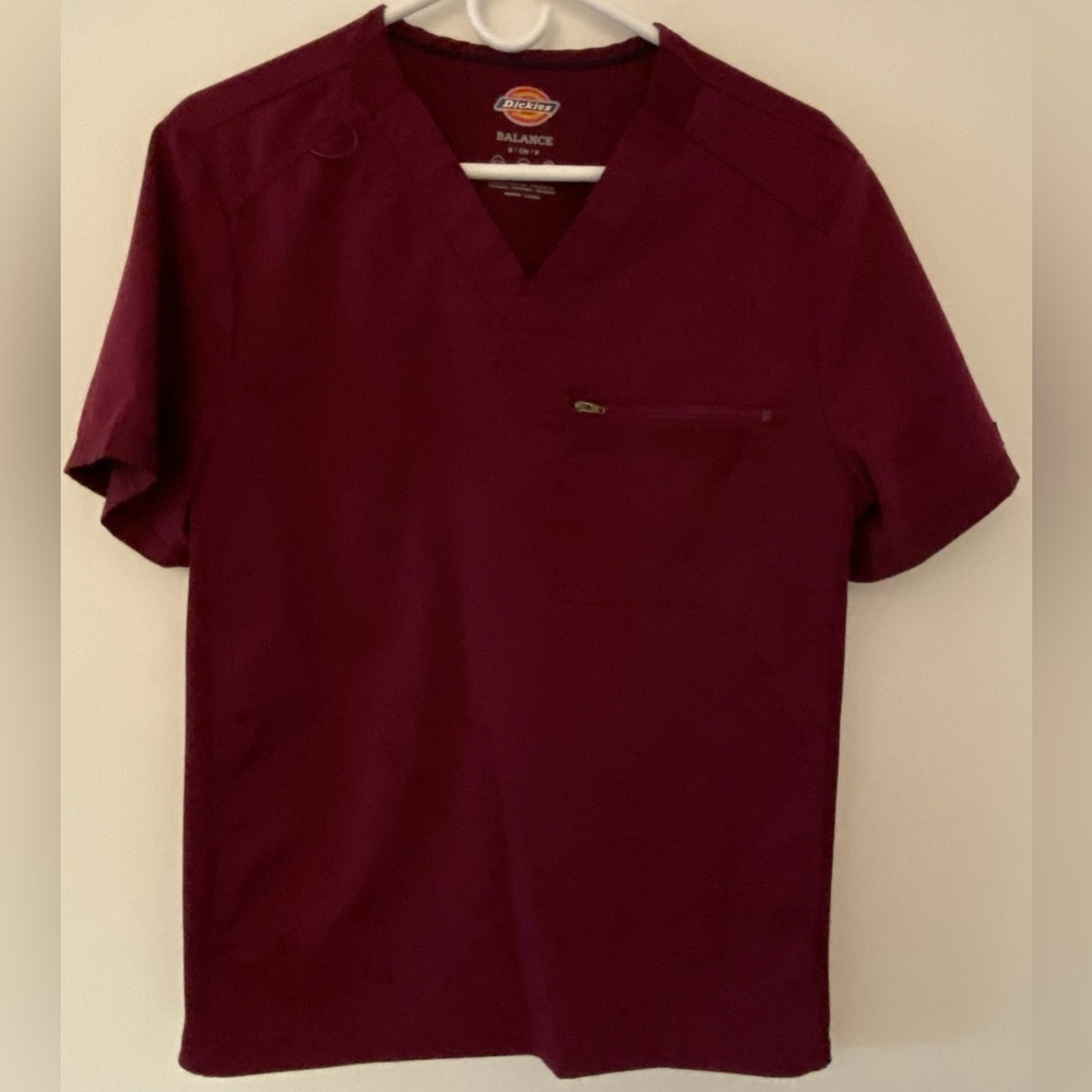 Dickies Nurse Scrub Burgundy Short Sleeve Shirt Women’s Sz Small